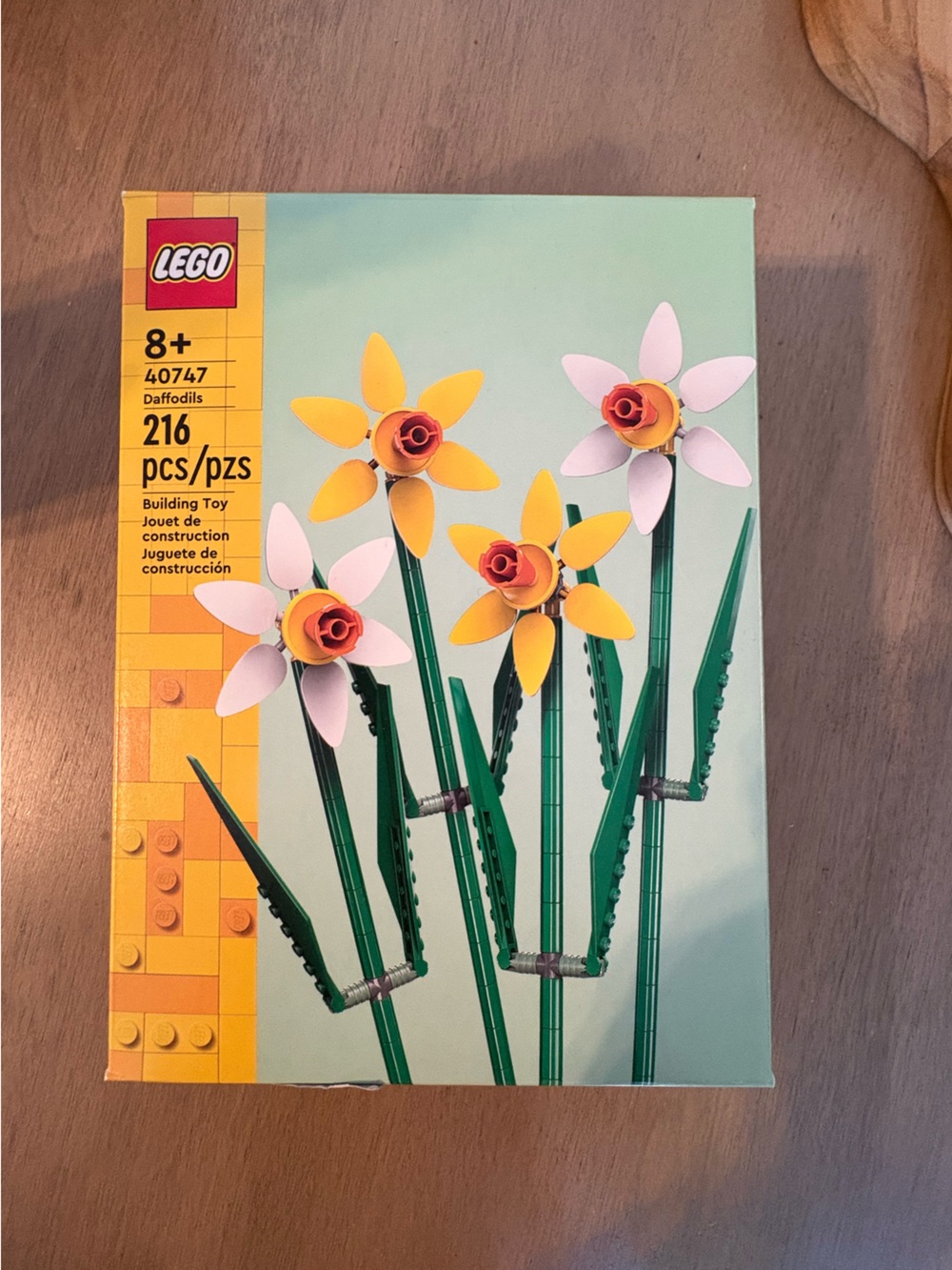 ✨BNIB✨Lego Daffodil 40747 🌼